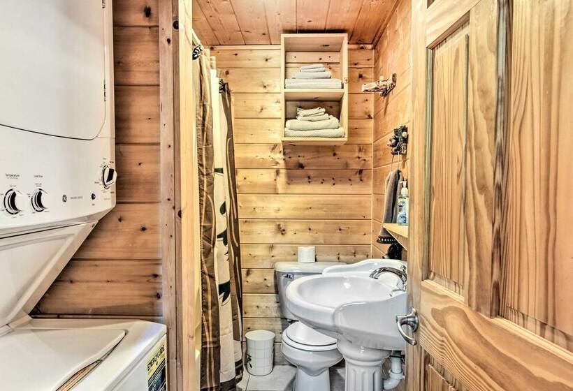 Cabin W/ Hot Tub & Deck ~ 12 Mi To Pigeon Forge!