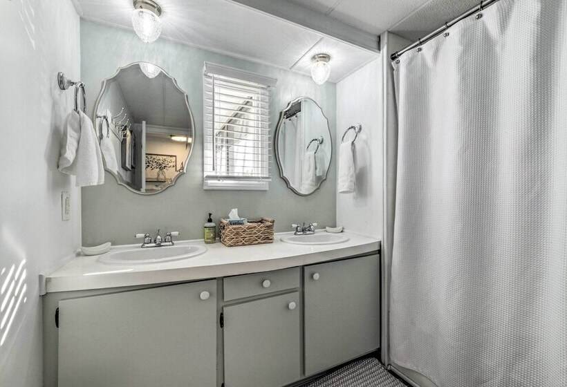 New Concord Lake House W/ Dock + Boat Slip!