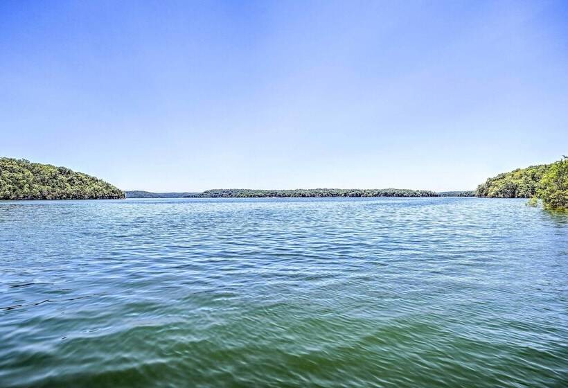 Noteworthy Cabin: Grill, Walk To Beaver Lake!