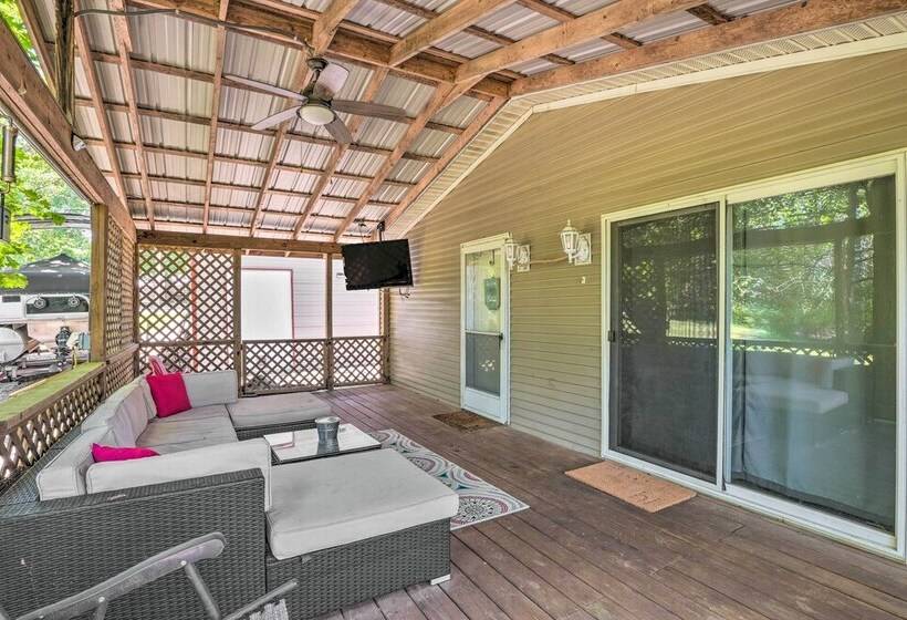 Noteworthy Cabin: Grill, Walk To Beaver Lake!