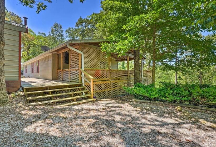Noteworthy Cabin: Grill, Walk To Beaver Lake!