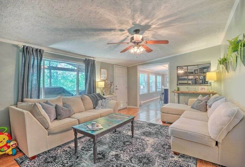 Noteworthy Cabin: Grill, Walk To Beaver Lake!