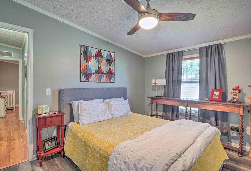 Noteworthy Cabin: Grill, Walk To Beaver Lake!