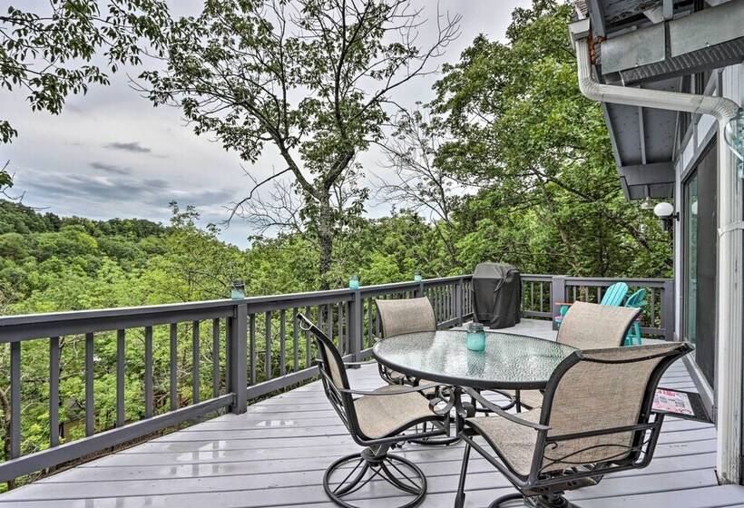 < 1 Mi To The Lake: Osage Beach Home W/ Deck