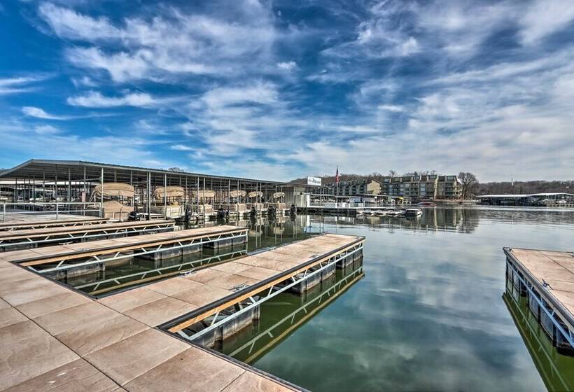 < 1 Mi To The Lake: Osage Beach Home W/ Deck