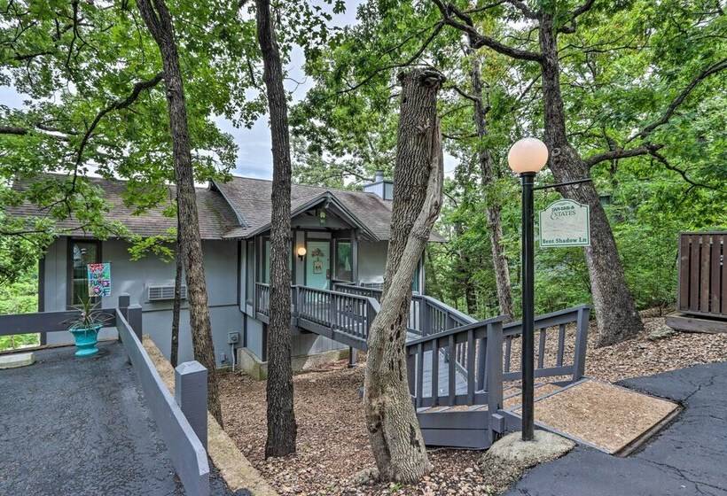 < 1 Mi To The Lake: Osage Beach Home W/ Deck