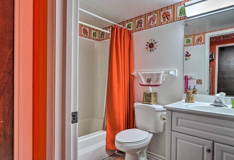 < 1 Mi To The Lake: Osage Beach Home W/ Deck