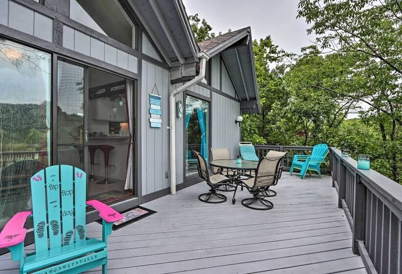 < 1 Mi To The Lake: Osage Beach Home W/ Deck