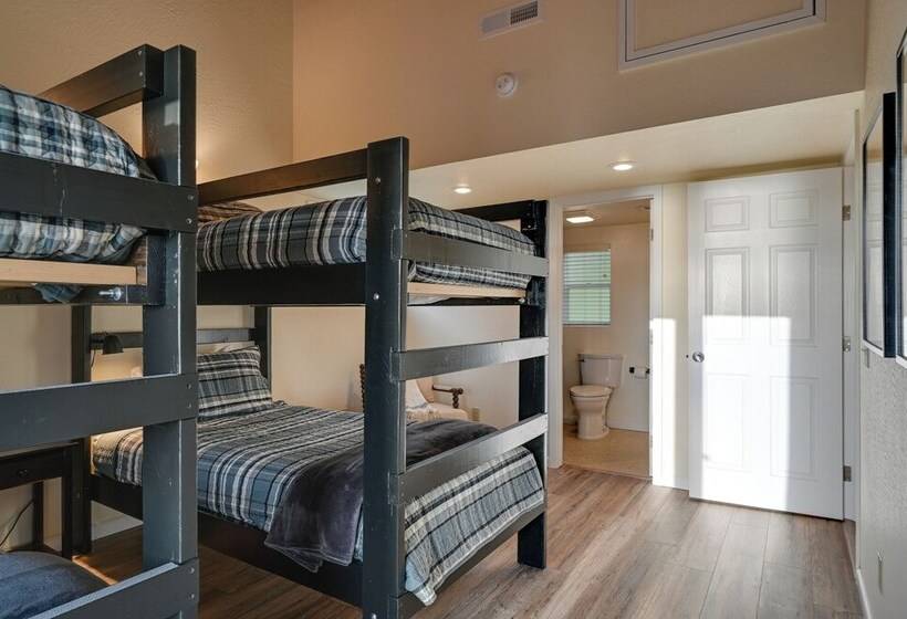 Pacific Coast House W/ Private Hot Tub!