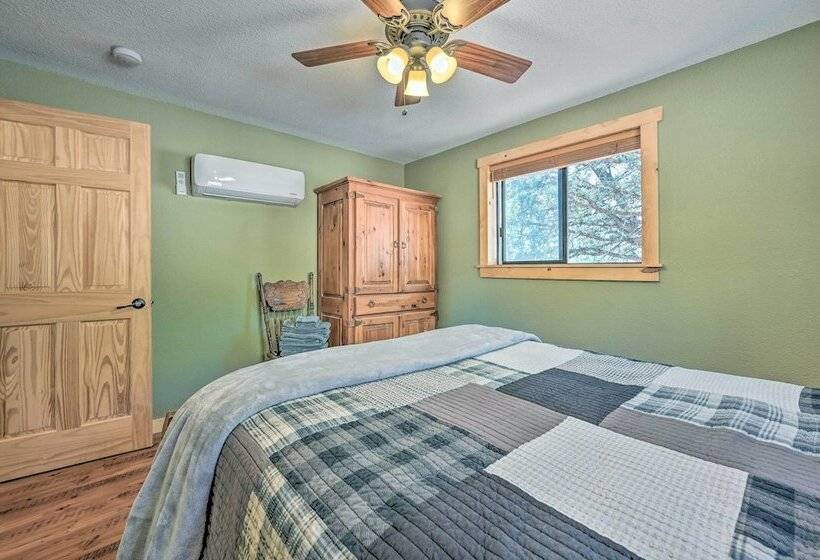 Deck & Mogollon Rim Views: Secluded Payson Cabin