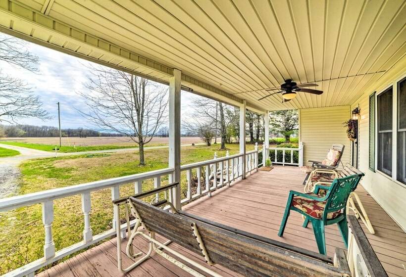 Peaceful Hazel Cottage W/ Deck & Yard!