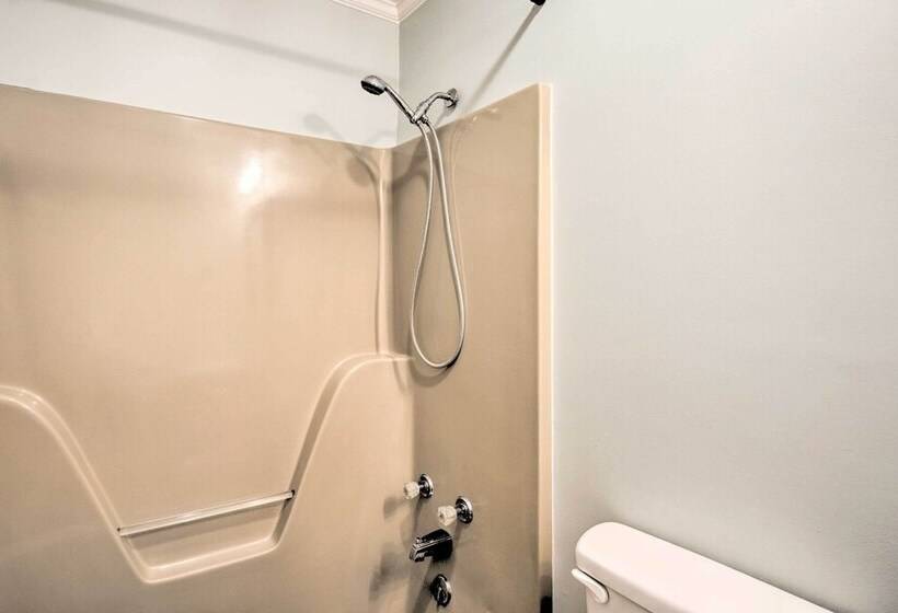 Peaceful New Market Cabin W/ Deck & Fire Pit!