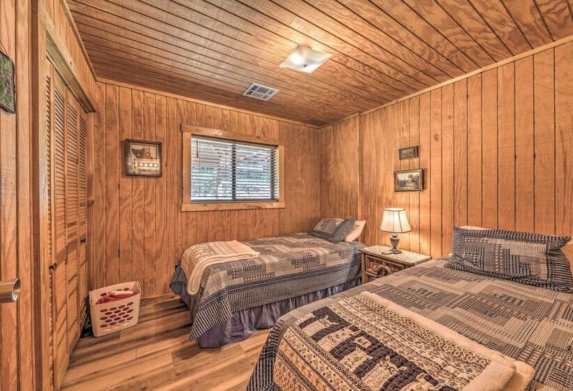 Peaceful & Private Cloudcroft Cabin With Deck!