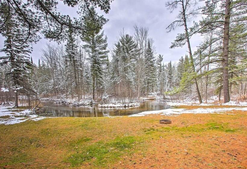 Peaceful Traverse City Cabin ~ 16 Mi To Dtwn!