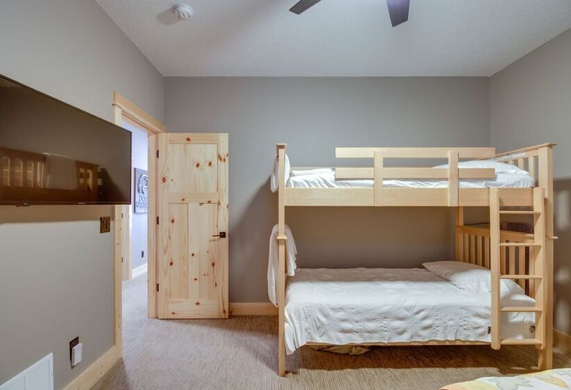 Pequot Lakes Retreat W/ Beach + Fire Pit!