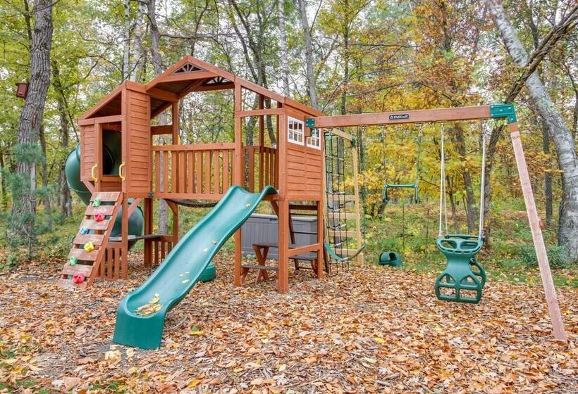 Pequot Lakes Retreat W/ Beach + Fire Pit!