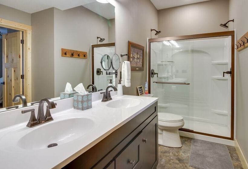 Pequot Lakes Retreat W/ Beach + Fire Pit!