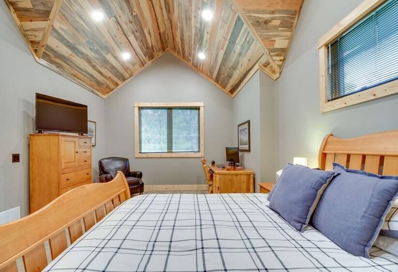 Pequot Lakes Retreat W/ Beach + Fire Pit!