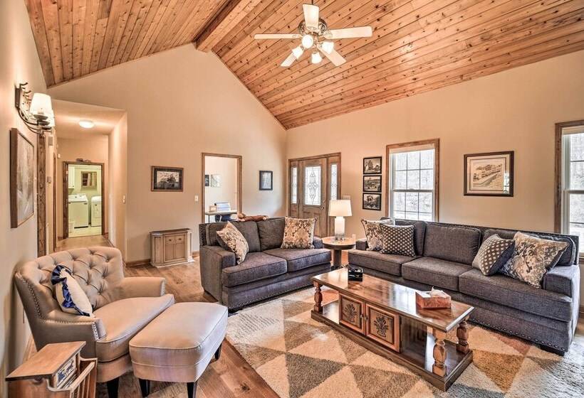 Pet Friendly Abingdon Abode W/ Yard & Grill!