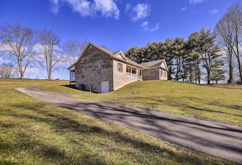 Pet Friendly Abingdon Abode W/ Yard & Grill!