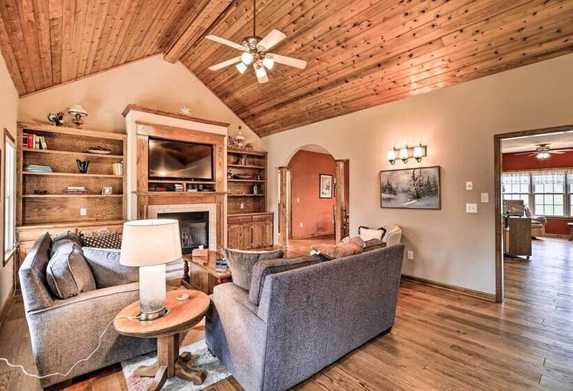 Pet Friendly Abingdon Abode W/ Yard & Grill!