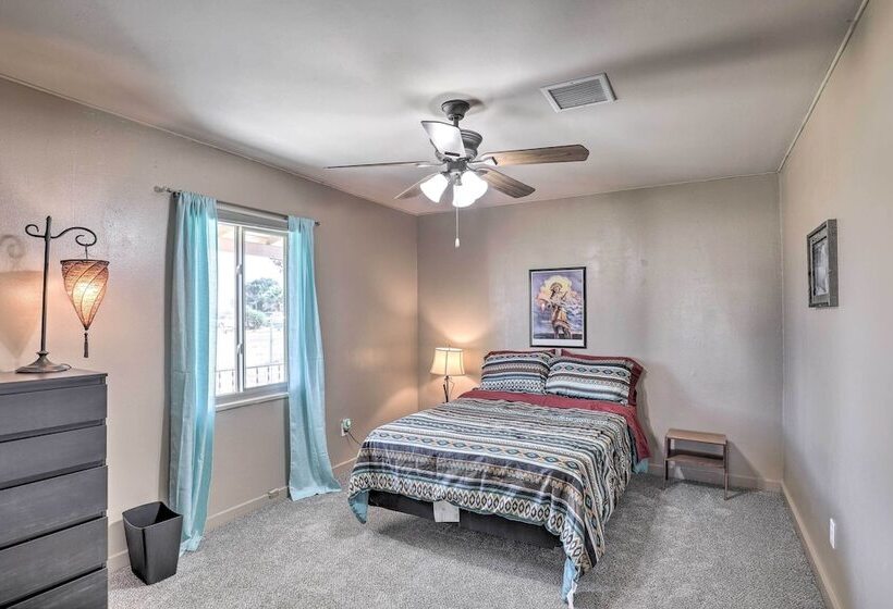 Pet Friendly Abode W/ Yard, Near Outdoor Hotspots!