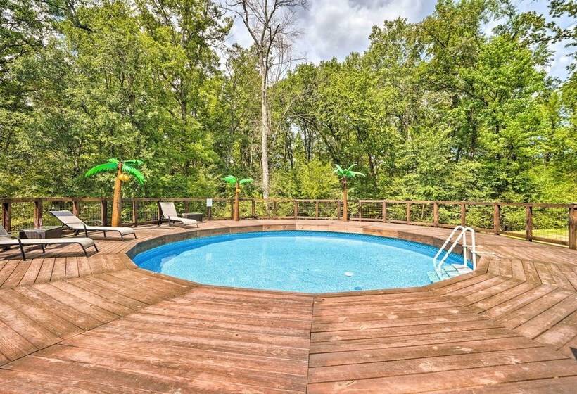 Pet Friendly Home W/ Hot Tub In Broken Bow!