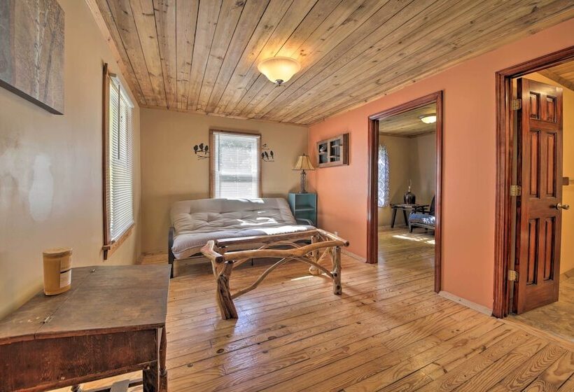 Pet Friendly Cottage W/ Fire Pit   3 Mi To Siu!