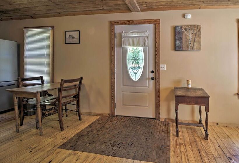 Pet Friendly Cottage W/ Fire Pit   3 Mi To Siu!