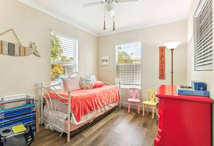 Jensen Beach Home: 1/4 Mi To Beach Access!