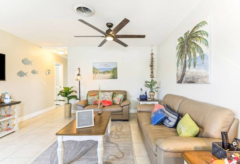 Jensen Beach Home: 1/4 Mi To Beach Access!