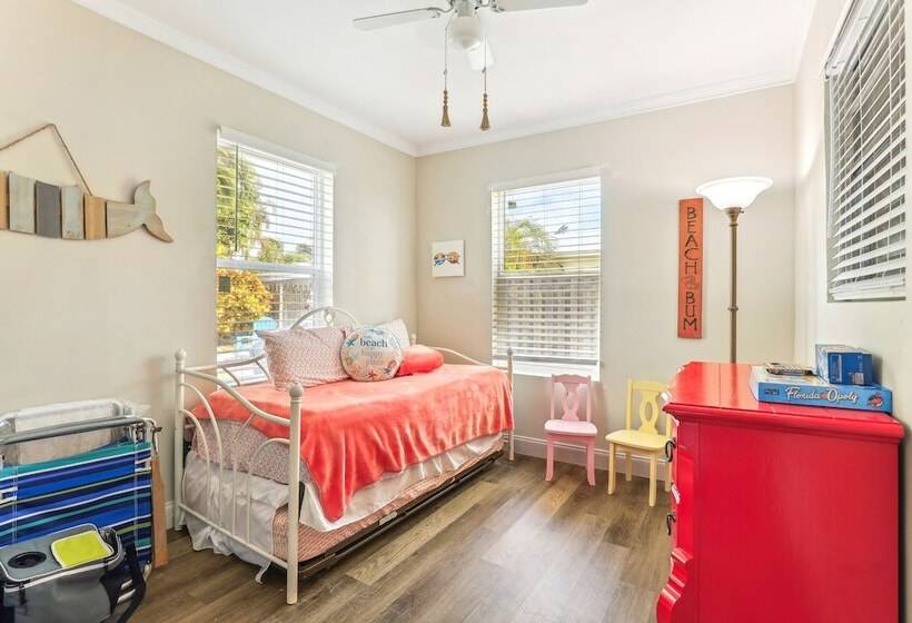 Jensen Beach Home: 1/4 Mi To Beach Access!