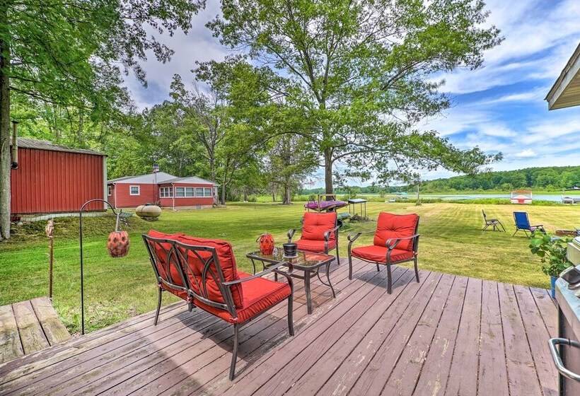 Cottage On Tubbs Lake W/ Fire Pit Near Skiing!