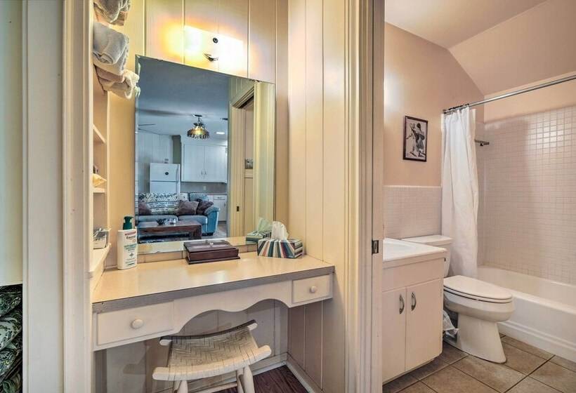 Pet Friendly Navasota Ranch House W/ Arcade!