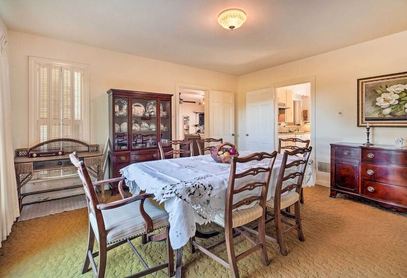 Pet Friendly Navasota Ranch House W/ Arcade!