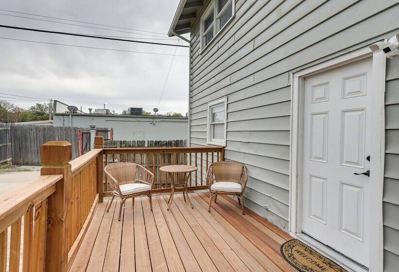 Pet Friendly Wichita Home W/ Deck, Near Dtwn