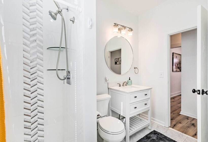 Pet Friendly Wichita Home W/ Deck, Near Dtwn