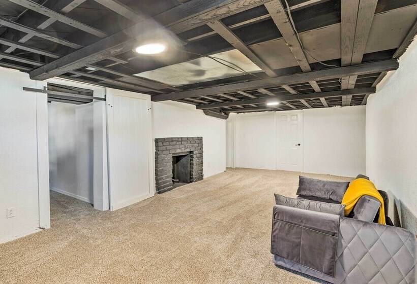 Pet Friendly Wichita Home W/ Deck, Near Dtwn