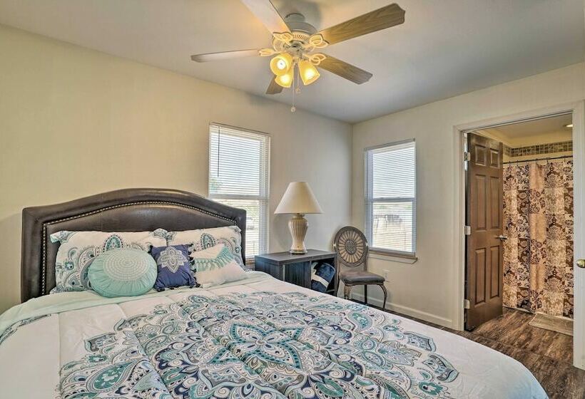 Pet Friendly Sierra Blanca Home In Downtown!