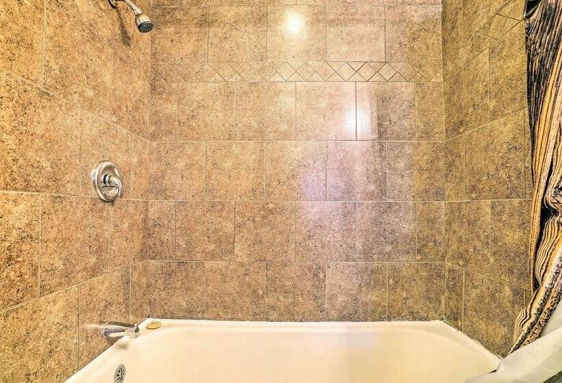 Pet Friendly Sierra Blanca Home In Downtown!