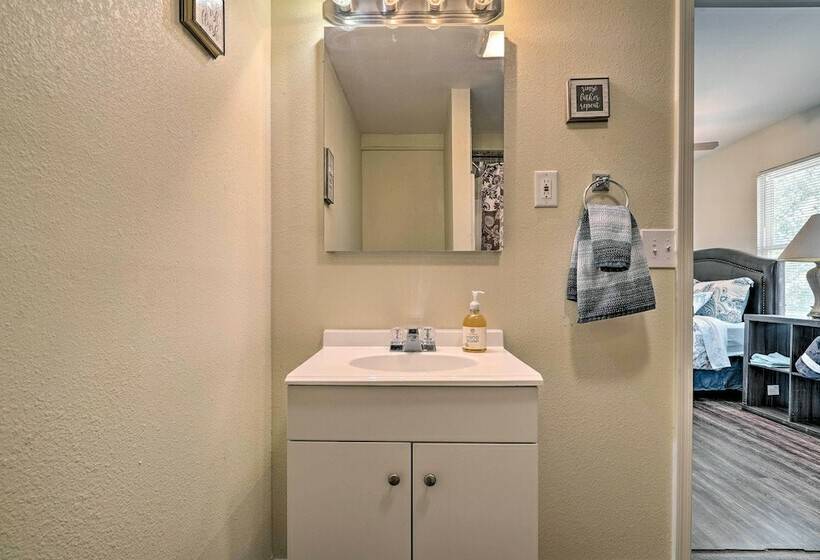 Pet Friendly Sierra Blanca Home In Downtown!