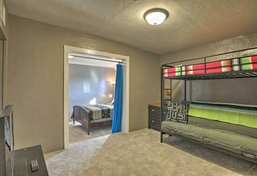 Petfriendly Tucson Oasis With Pool & Game Room!