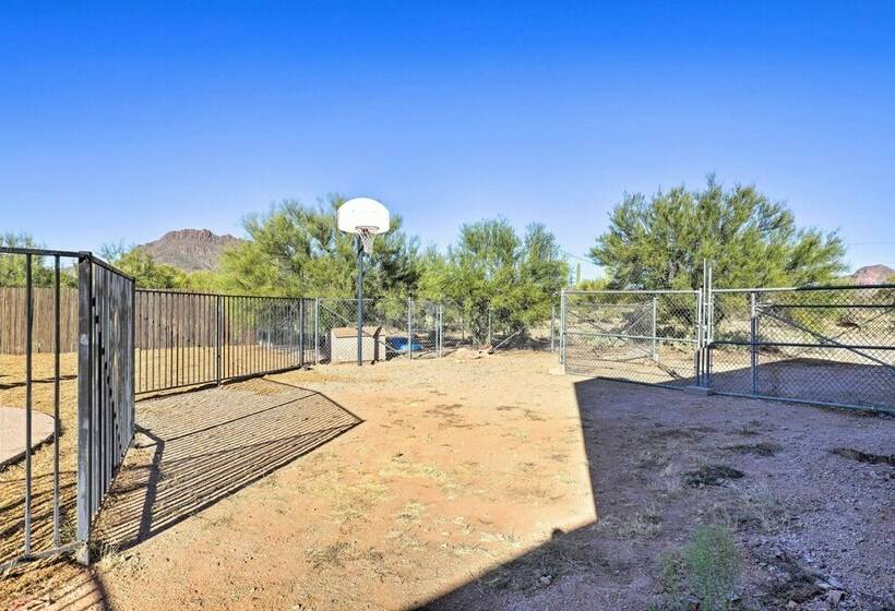 Petfriendly Tucson Oasis With Pool & Game Room!