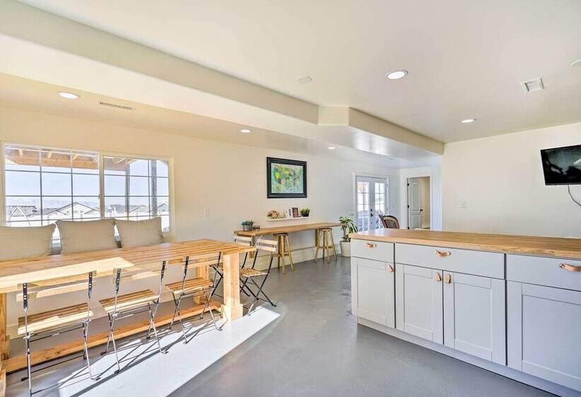 Picturesque Lake Point Home W/ Shared Yard!