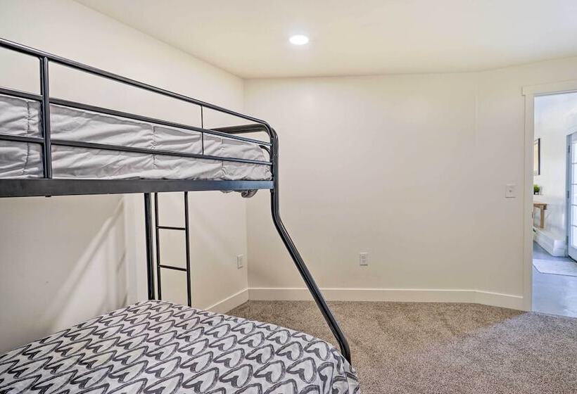 Picturesque Lake Point Home W/ Shared Yard!