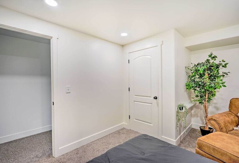 Picturesque Lake Point Home W/ Shared Yard!