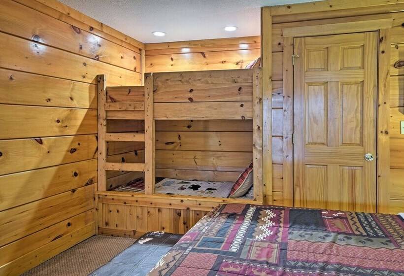 Pigeon Forge Resort Studio Cabin On Dollywood Ln!