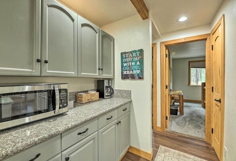 Pinetop Chalet Cabin ~ 1 Mi To Woodland Park