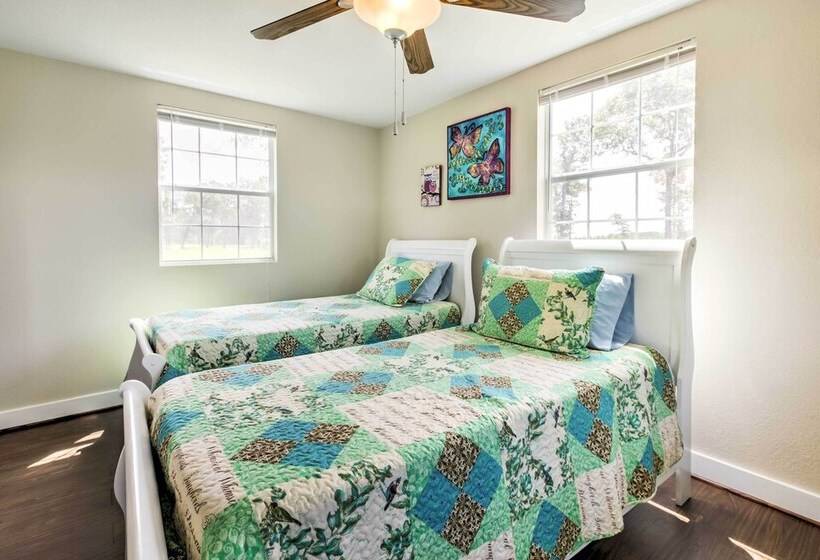 Tranquil Plantersville Cabin: Farm Animals On Site