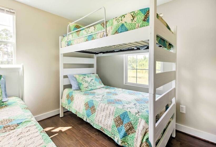 Tranquil Plantersville Cabin: Farm Animals On Site